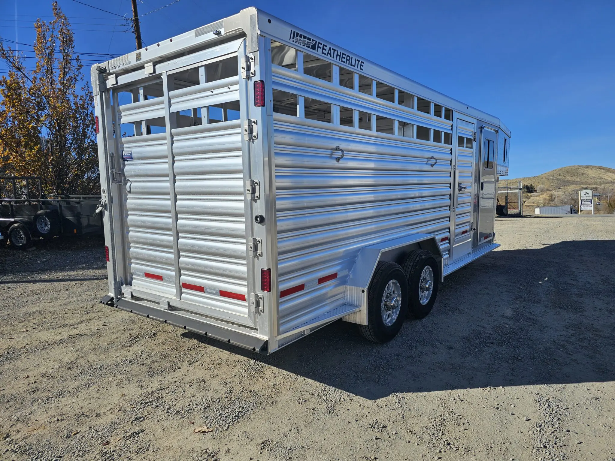 2023 Featherlite 8413 7'x20' Stock Trailer - Image 7
