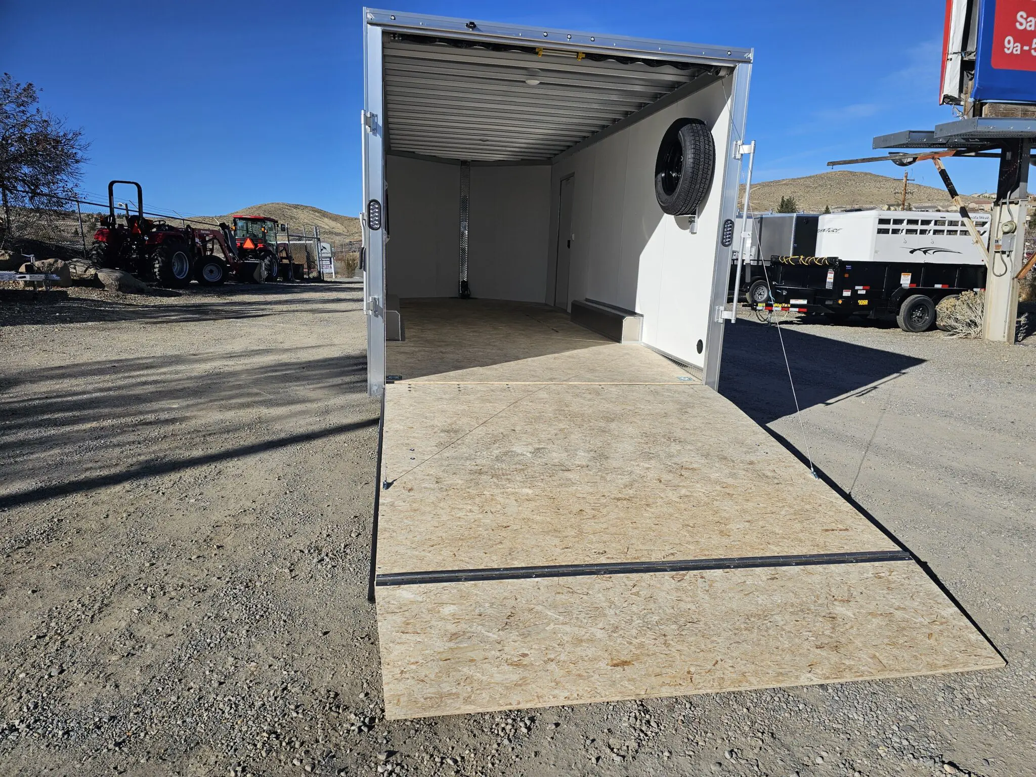 2026 CargoPro 8.5'x20' V-Nose Stealth Enclosed Car Hauler - Image 9