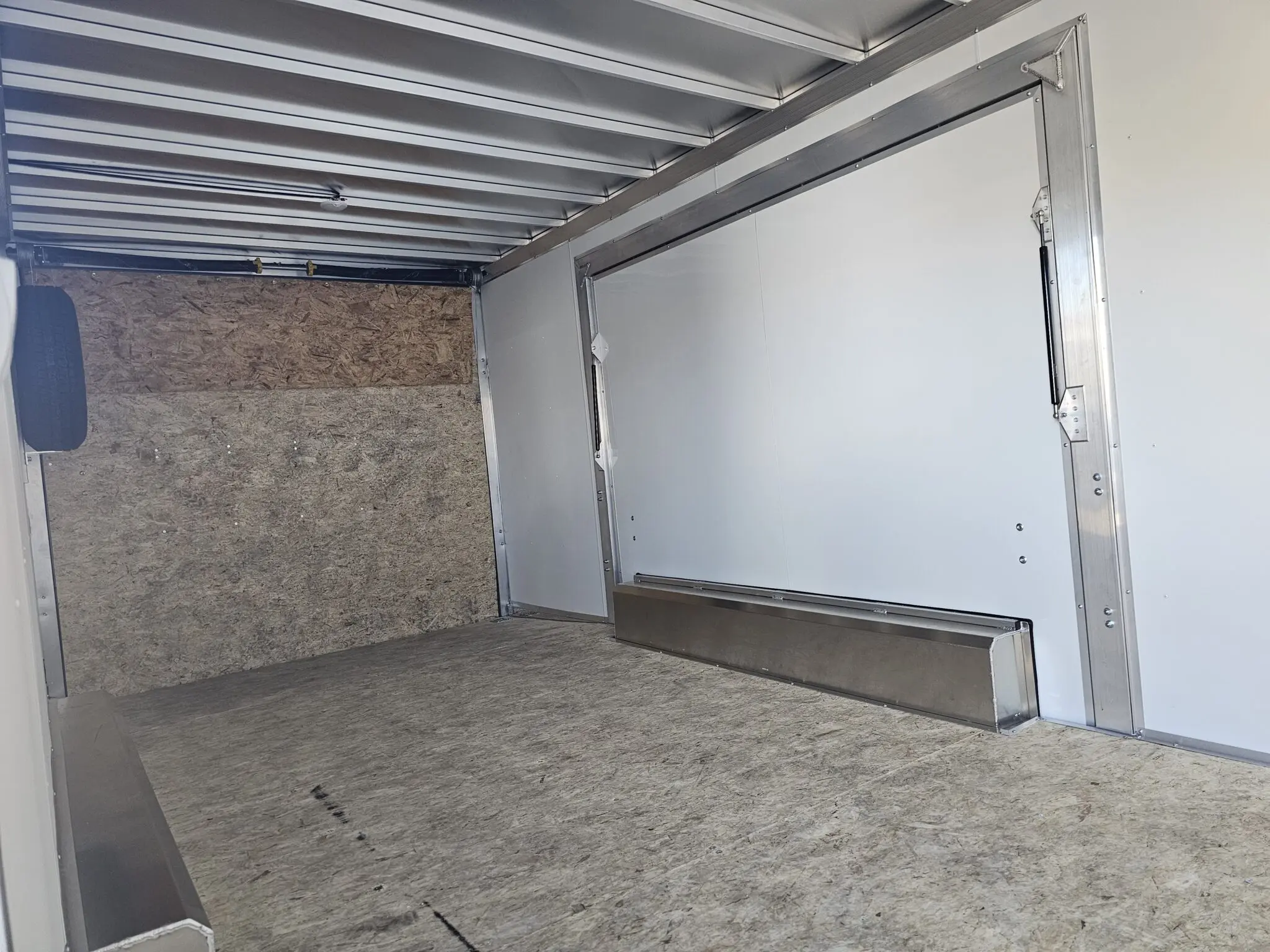 2026 CargoPro 8.5'x20' V-Nose Stealth Enclosed Car Hauler - Image 15