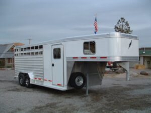 2013 Featherlite 20′ 8413 Stock Combo Front View