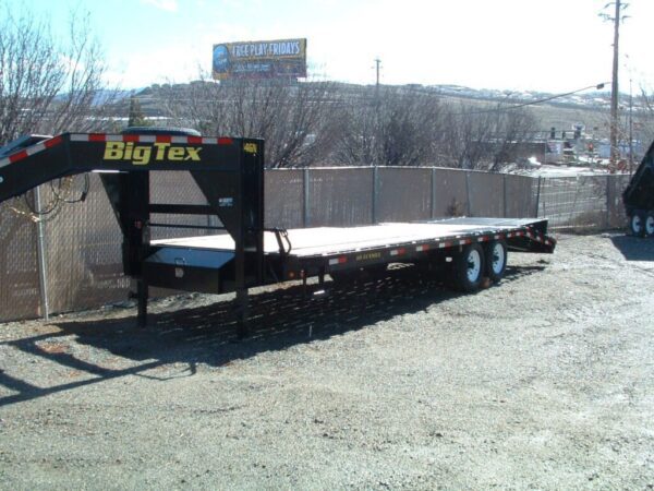 2014 Big Tex 14GN-20BK+5 GN Equipment Trailer Front GN View.