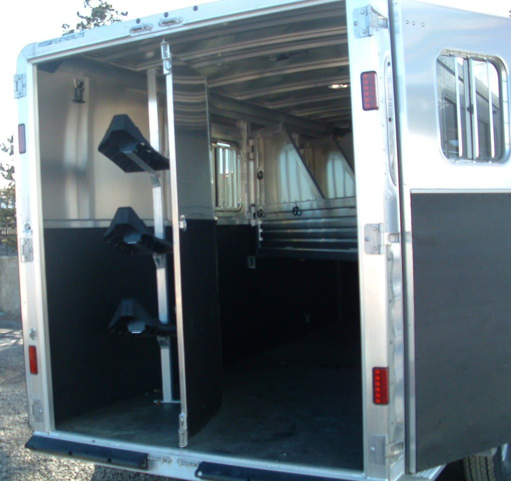 2015 FEATHERLITE 3 HORSE TRAILER VIEW OF INTERIOR Featherlite of Reno